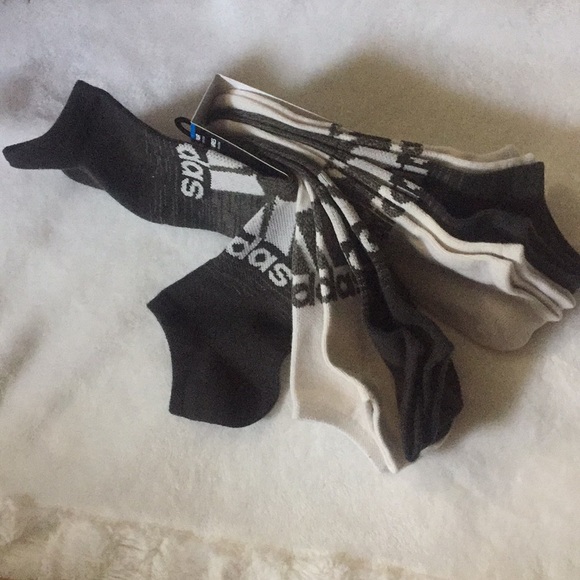 Adidas 6Pk no show socks. NWT Fits Size 6-12. - Picture 4 of 5
